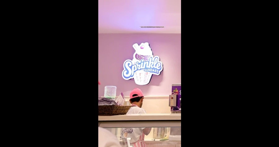 SPRINKLE SUNDAES