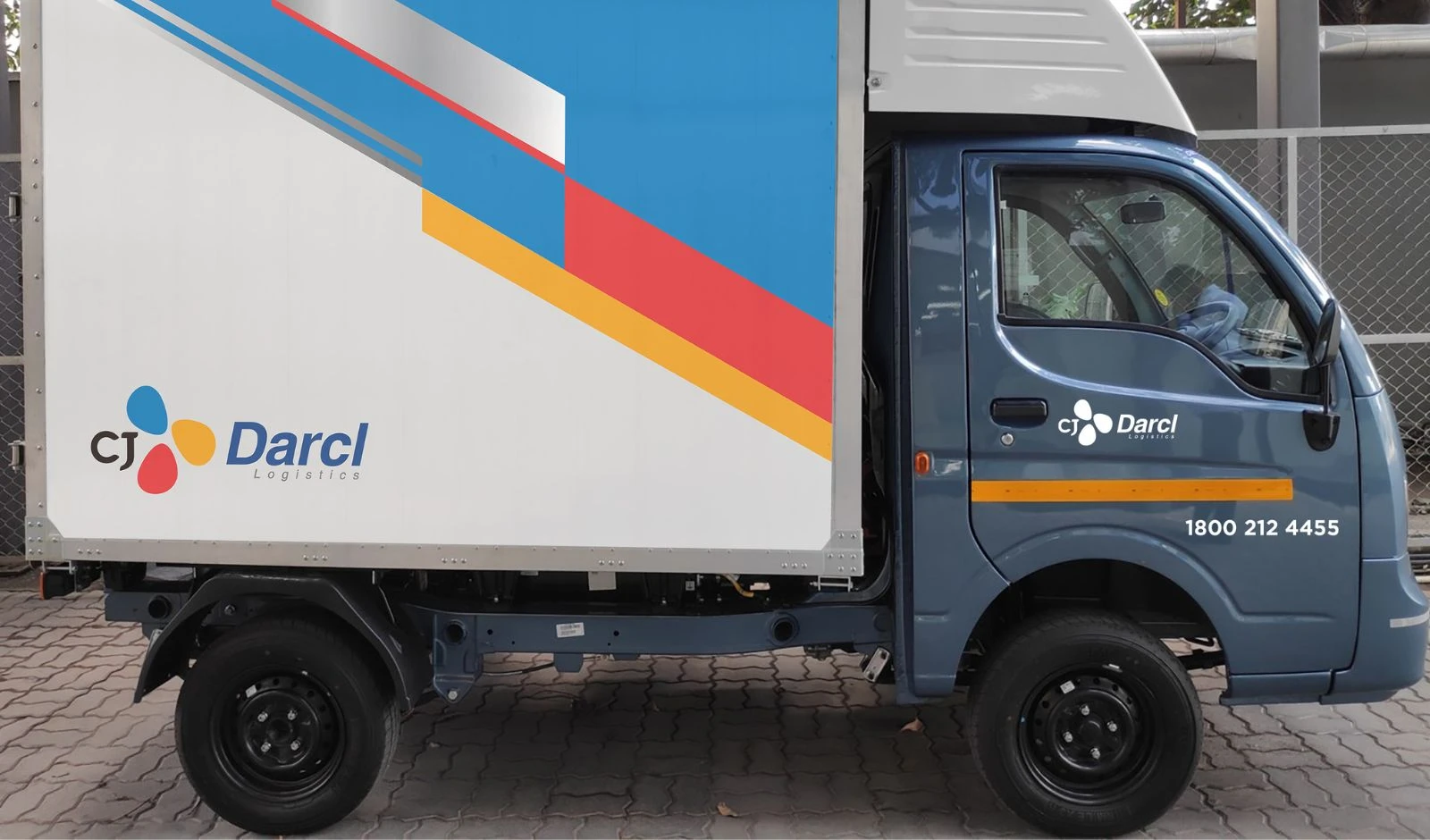 Technology and E-Mobility Reshape Indian Logistics image