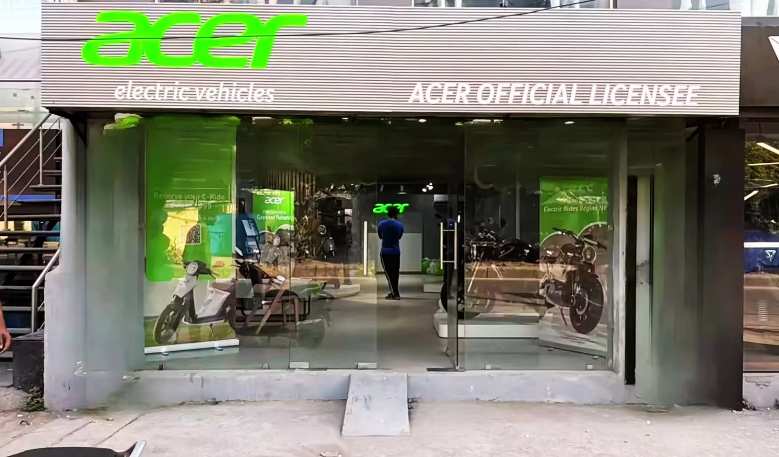 eBikeGo ने दिल्ली में एसर ईवी शोरूम किया लॉन्च image