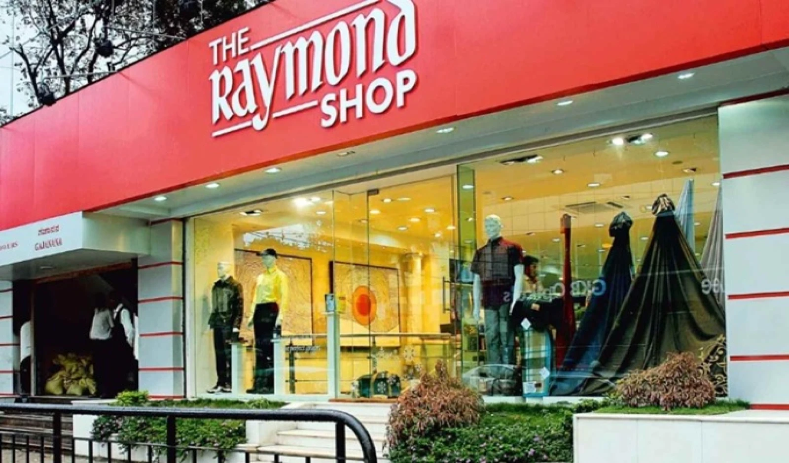 Raymond Lifestyle Narrows Q1 Loss to ₹19.8 Cr; Branded Textile Revenue Jumps 27%