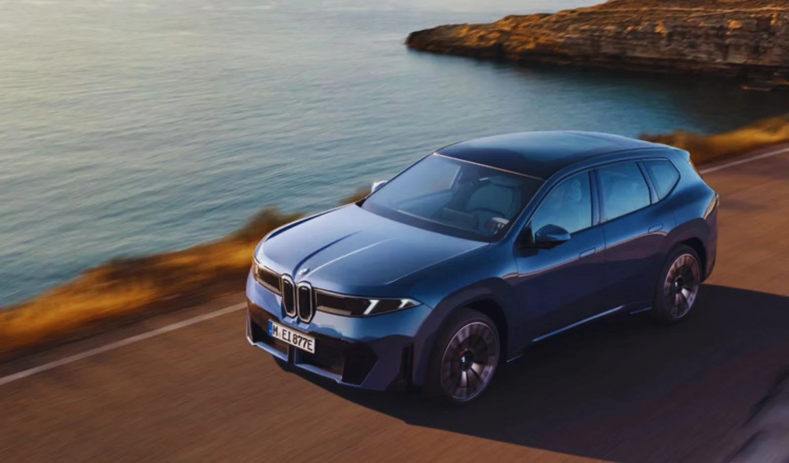 BMW ने पेश किया नया इलेक्ट्रिक iX3, रेंज 805 किमी image