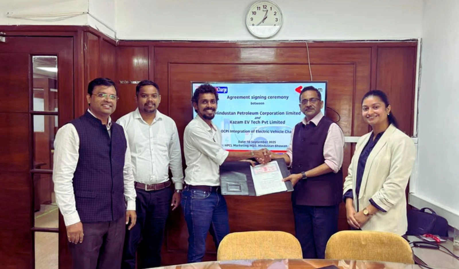 Kazam Partners with HPCL to Make EV Charging Easier image