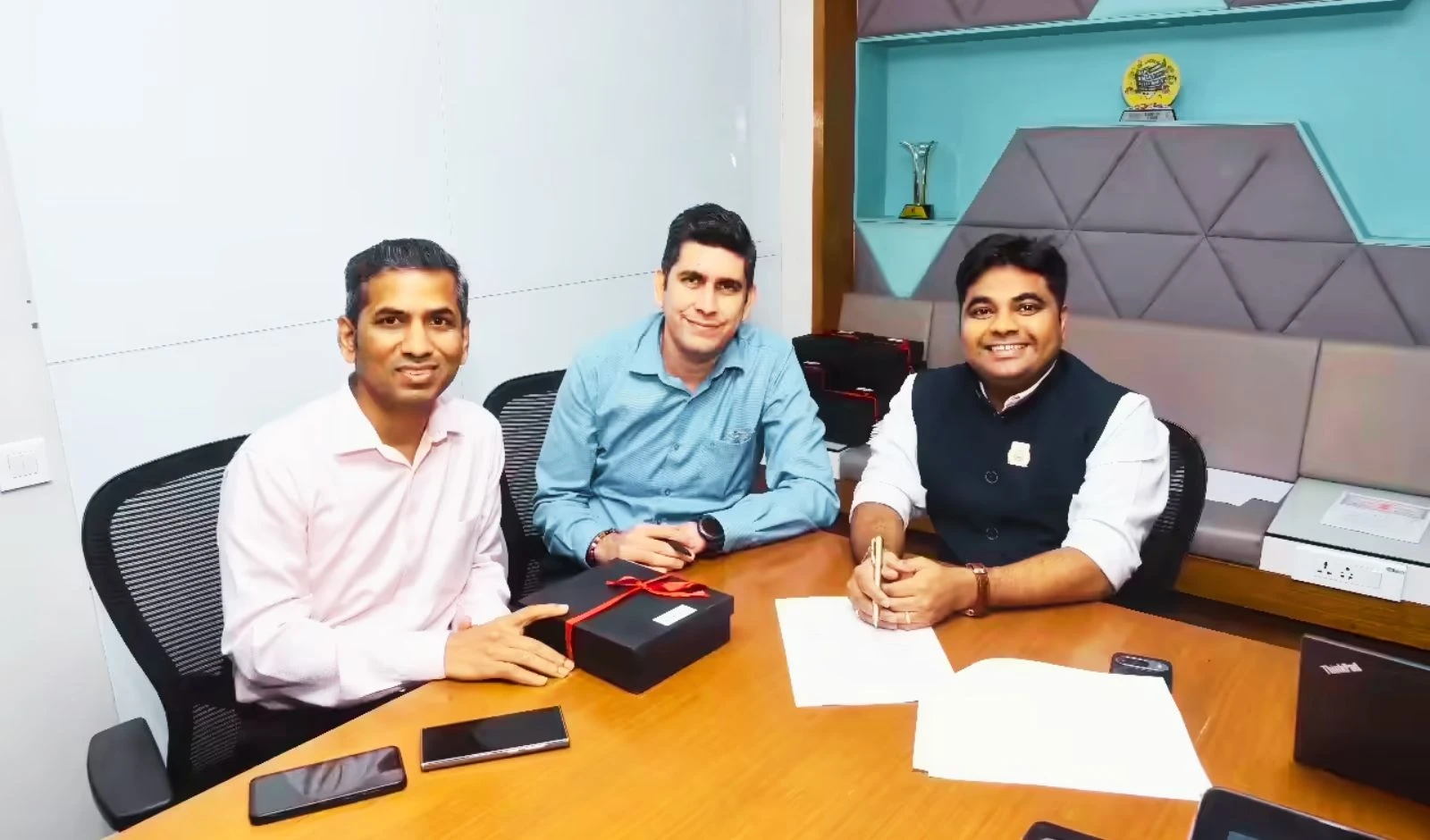 Thunderplus and  Tata Motors to Launch 5,000 EV Charging Stations in India image