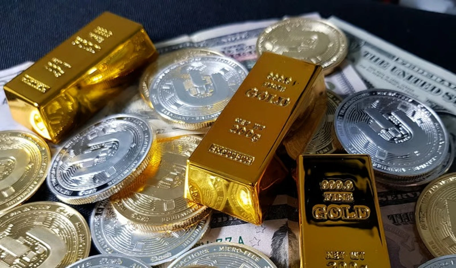 Swiggy Instamart to Deliver 1 Kg Silver Bricks, Gold Coins to Doorsteps for Dhanteras 2025