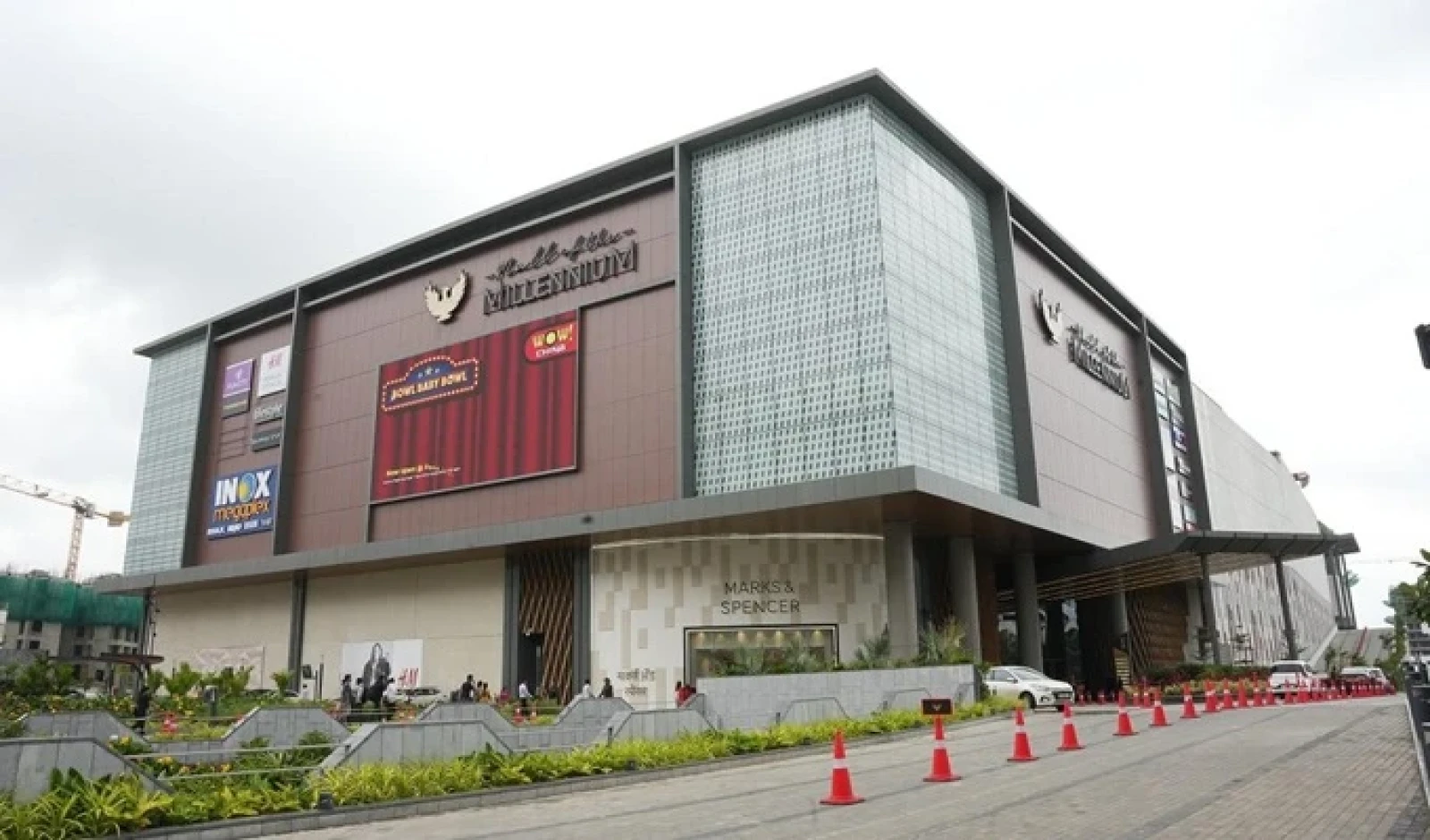 Phoenix Mills Q2 Profit Surges 39% to Rs 304 Crore on Strong Revenue Growth image