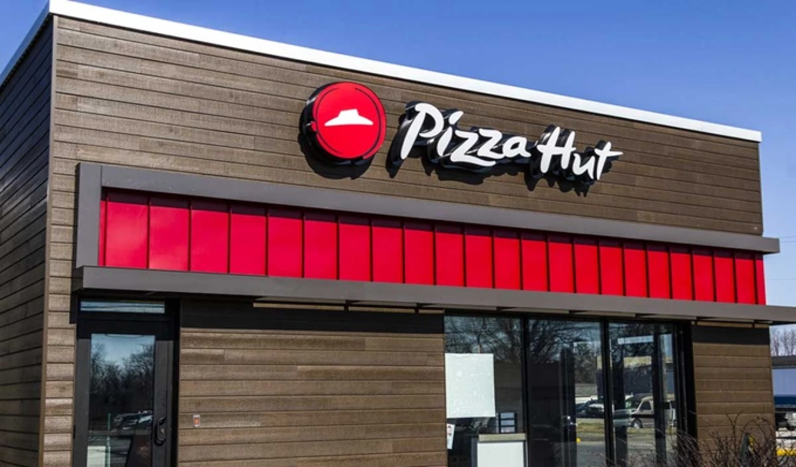 Yum! Brands Considers Sale of Pizza Hut Amid Strategic Overhaul image