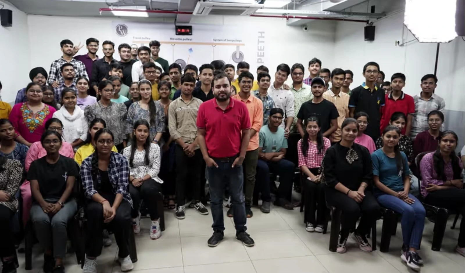 Board Exam में चाहिए अच्छे मार्क्स तो Physics Wallah के फाउंडर अलख पांडे को फॉलो करें