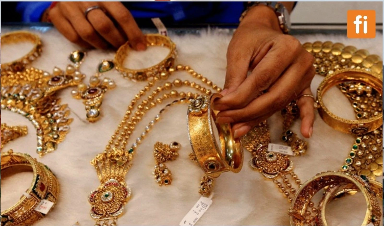 Gems and Jewellery Exports Rise Sharply in November, Annual Shipments Remain Flat
