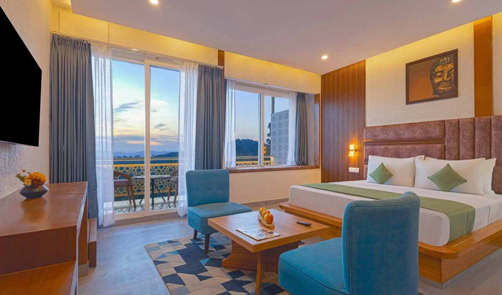 स्टर्लिंग ने ‘वैली ऑफ पाइन’ लैंसडाउन लॉन्च किया image