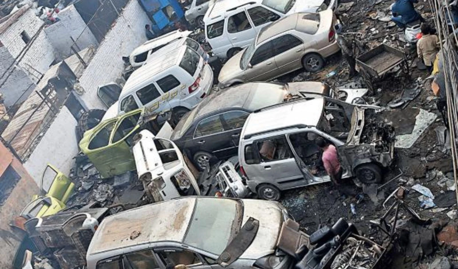 Delhi Plans EV Policy with Incentives for Scrapping Old Vehicles image