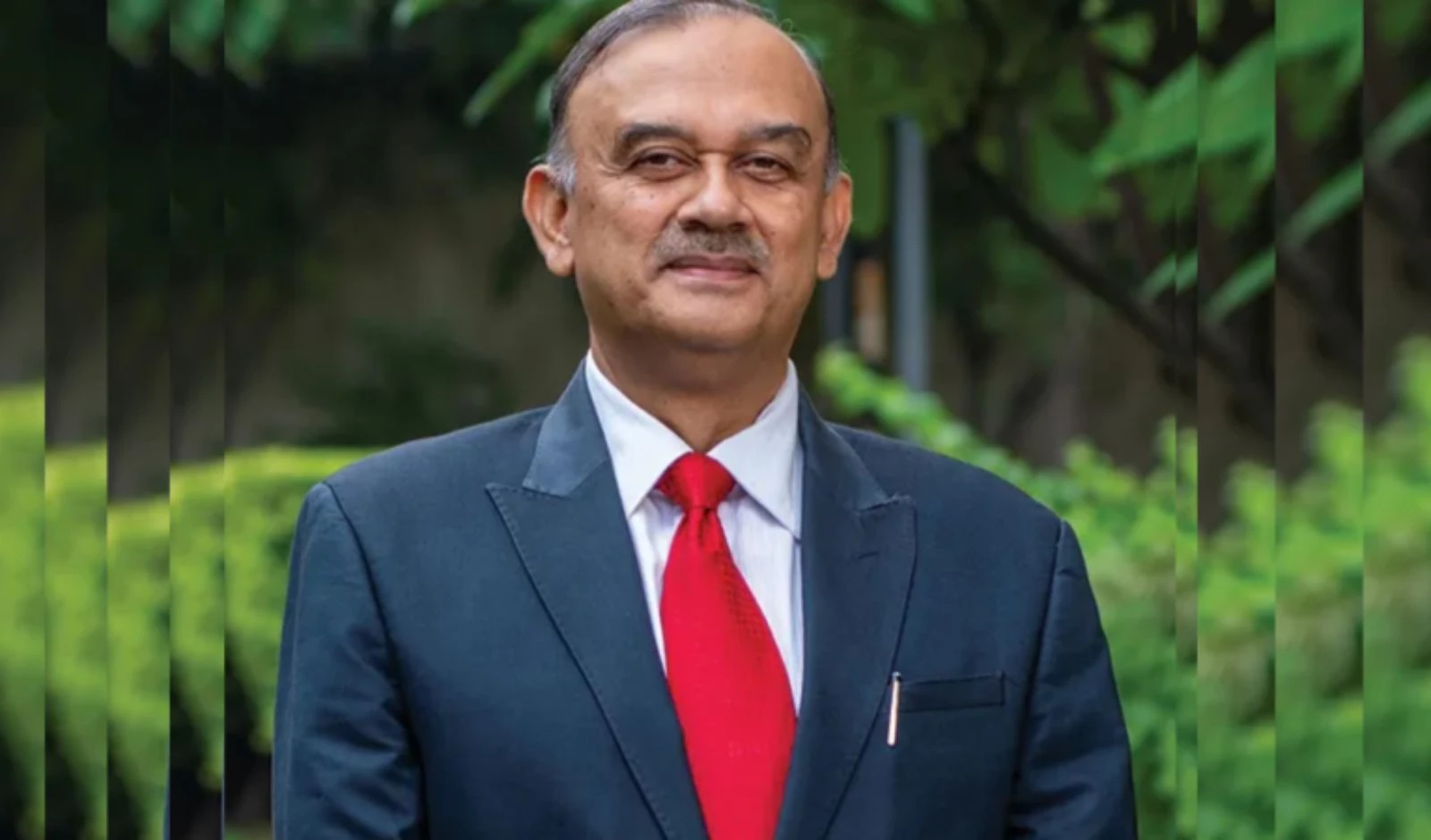 Atanu Chakraborty Steps Down as HDFC Bank Chairman With Immediate Effect image