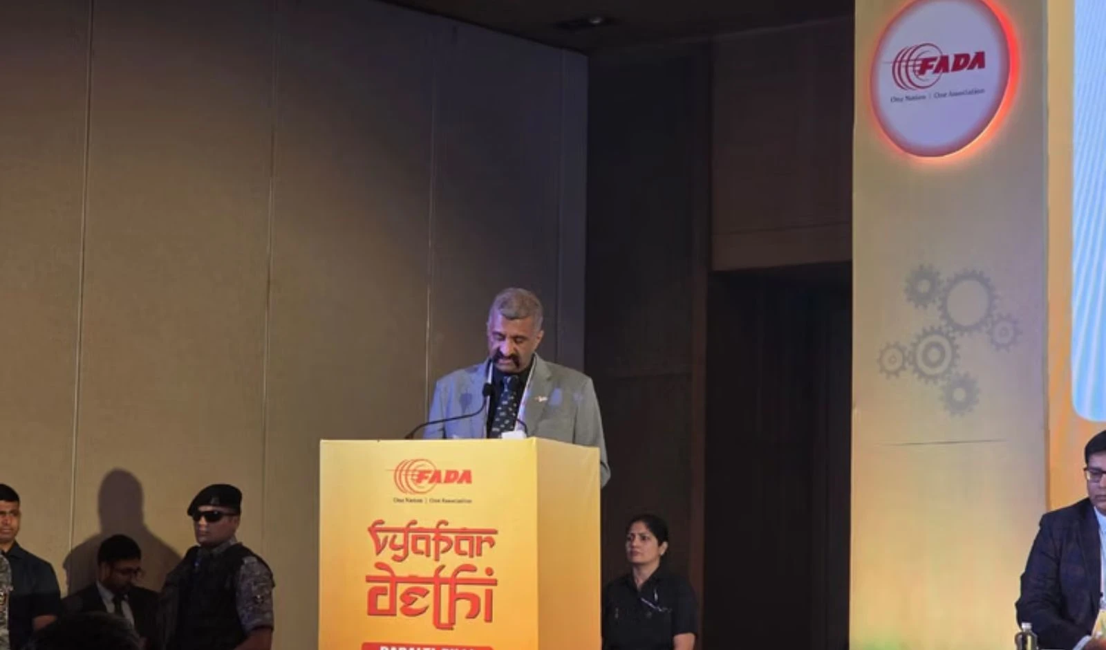 FADA की मांग: EV नीति में डीलर्स को मिले बड़ी भूमिका image