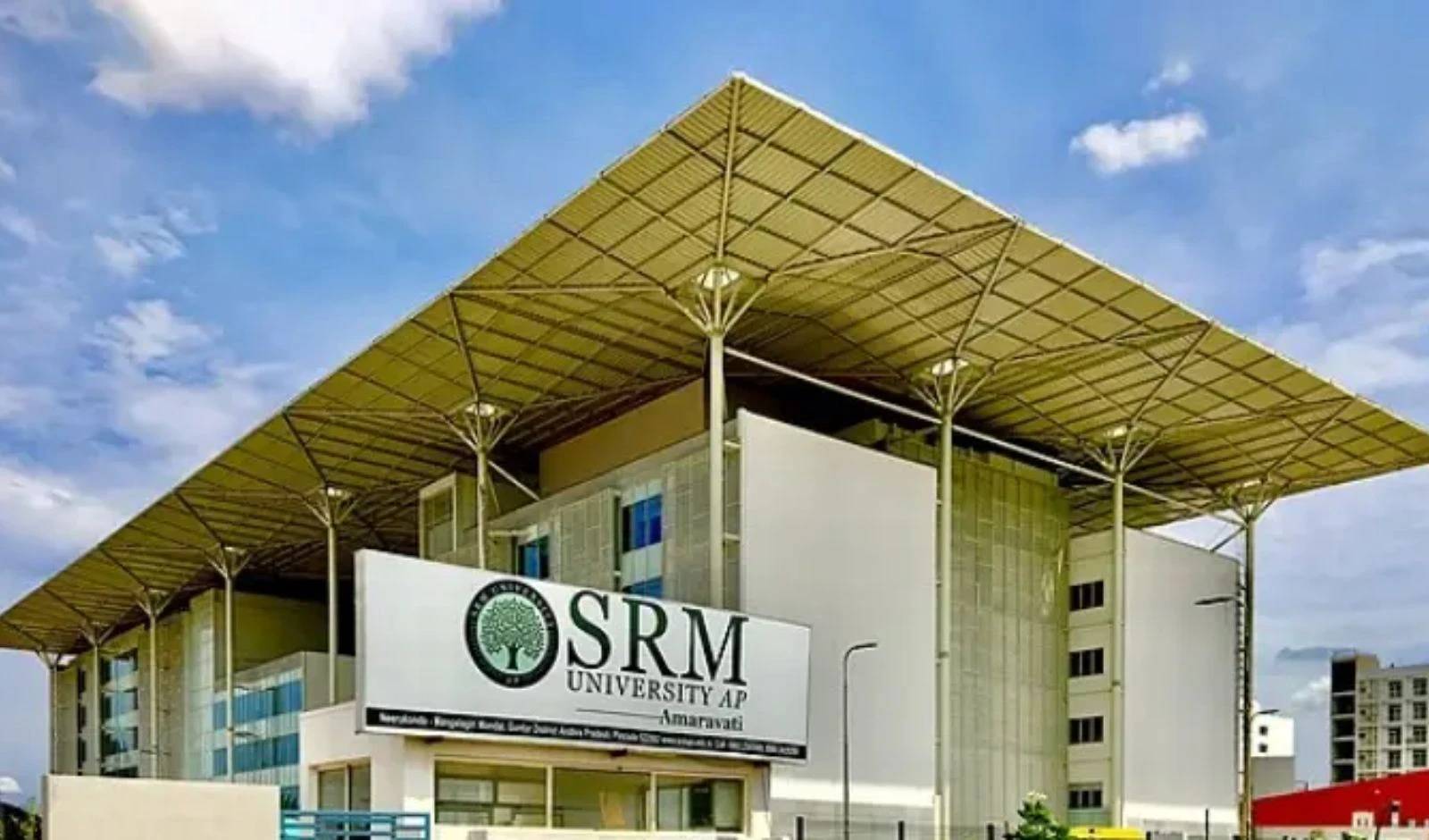 SRM विश्वविद्यालय- आंध्र प्रदेश में अब AI के साथ होगी Economics और Psychology की पढ़ाई image