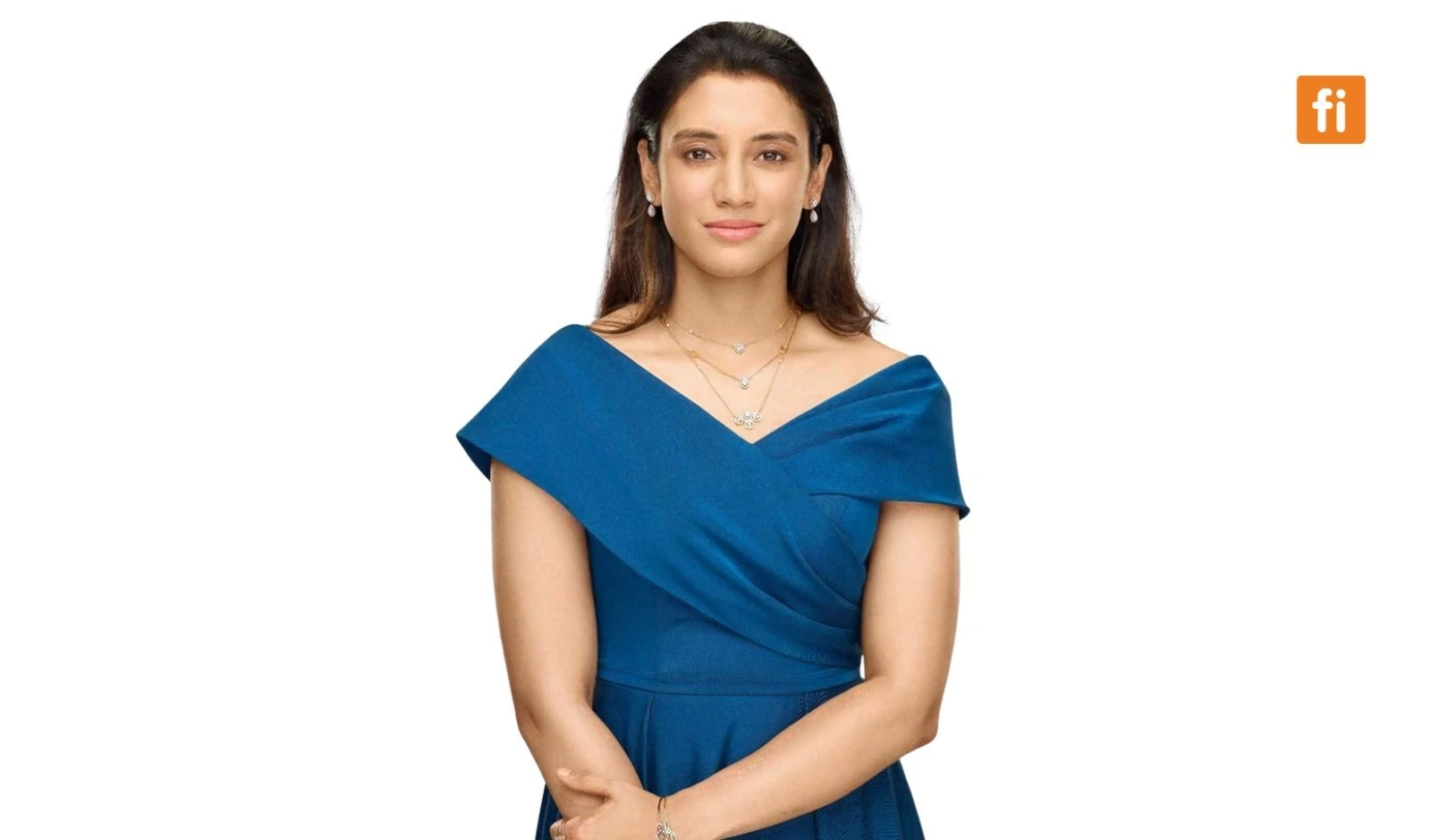 Cricketer Smriti Mandhana Becomes the New Face of Candere, Joining Shah Rukh Khan