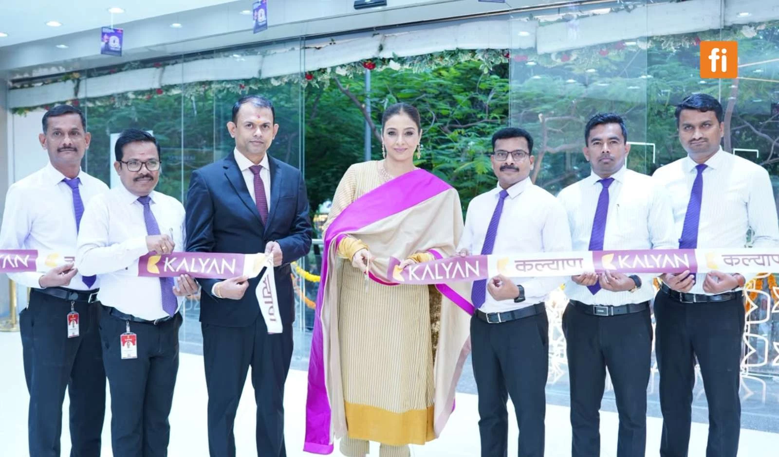 Kalyan Jewellers Opens First Showroom in Baramati, Inaugurated by Tabu