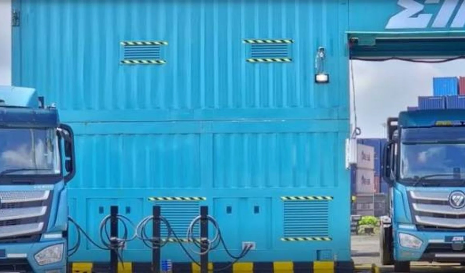 HPCL, EIM Partner to Build EV Truck Charging Network Across India image