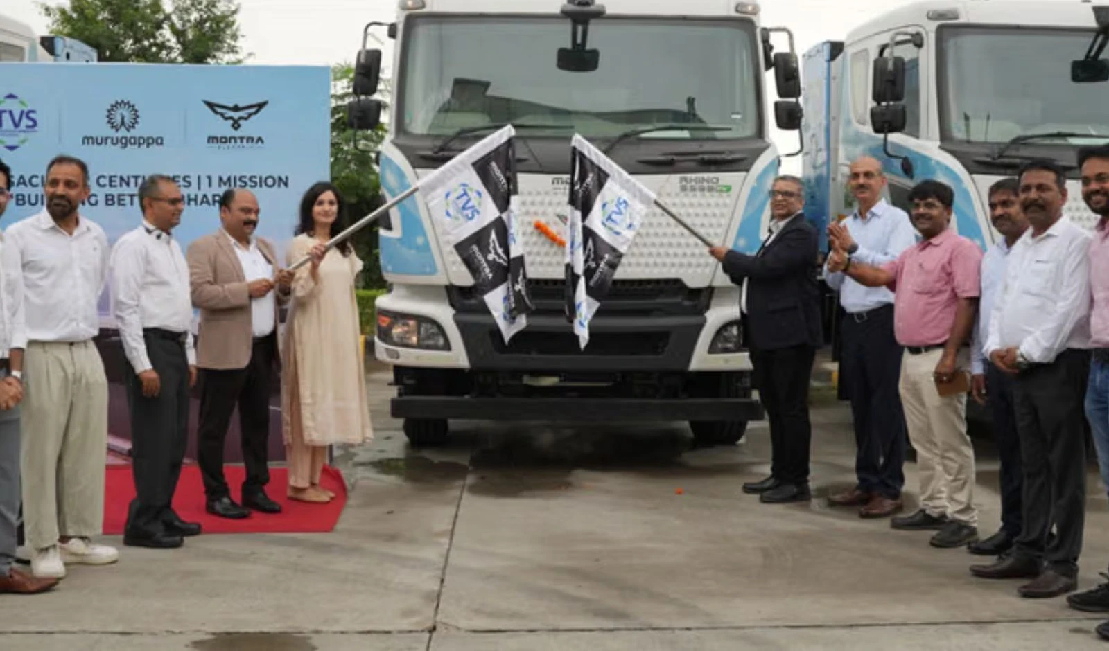 TVS VMS ने 57 इलेक्ट्रिक ट्रकों के साथ शुरू की ट्रकिंग सर्विस image