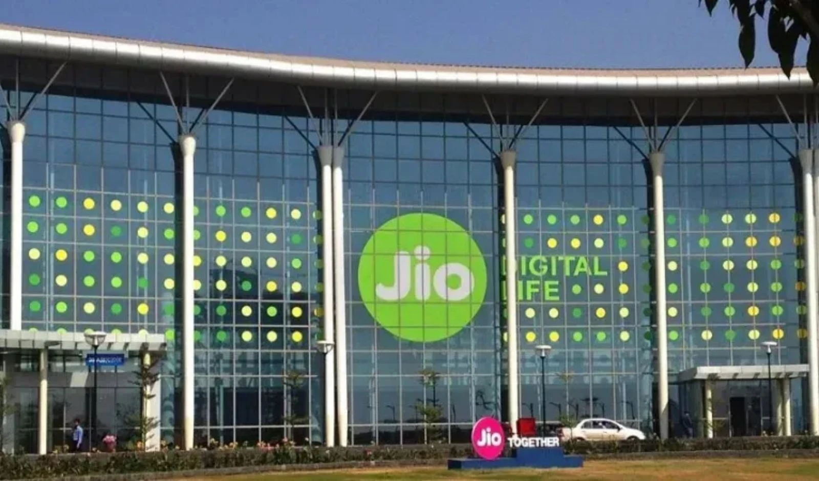 Jio Platforms का भारत के सबसे बड़े IPO से ₹30,200 करोड़ जुटाने का लक्ष्य image